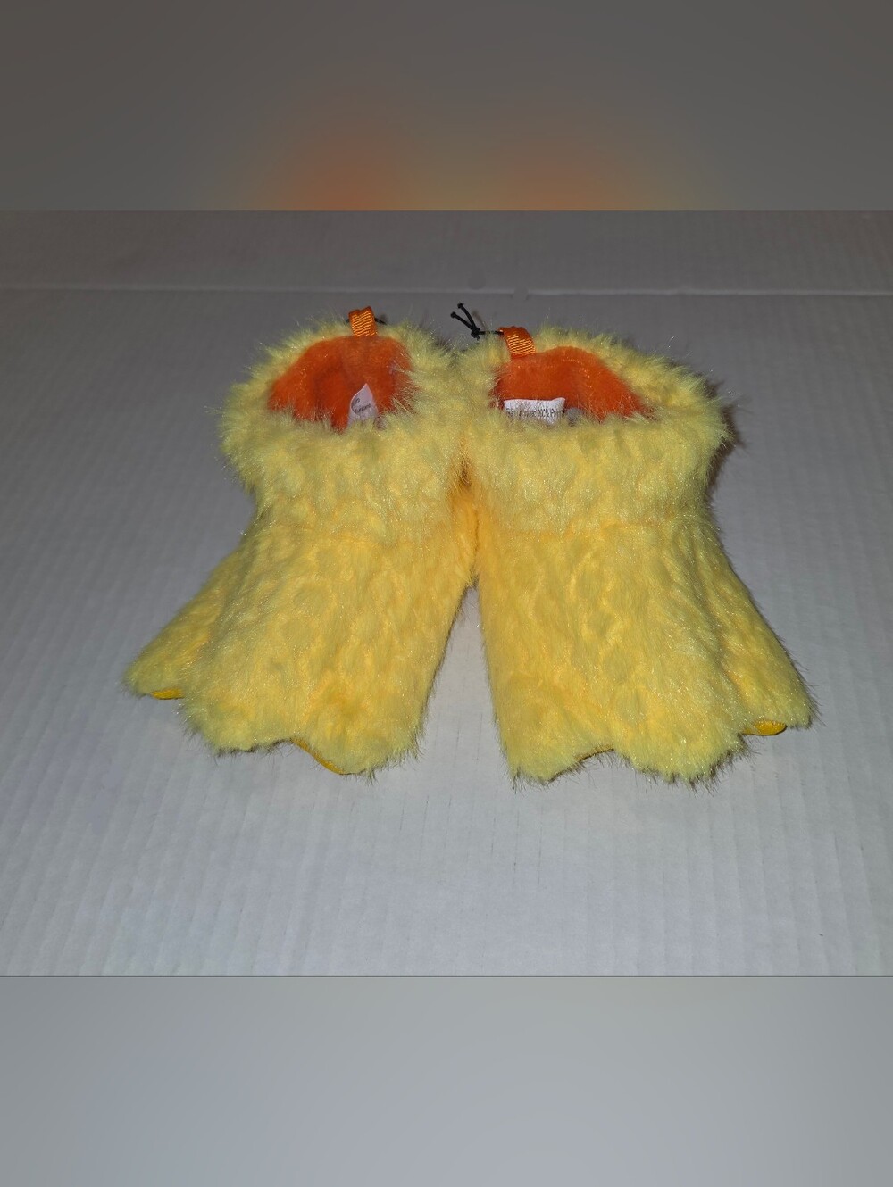 wonder nation Yellow Fuzzy Duck Foot Children's Slippers Sz 5-6